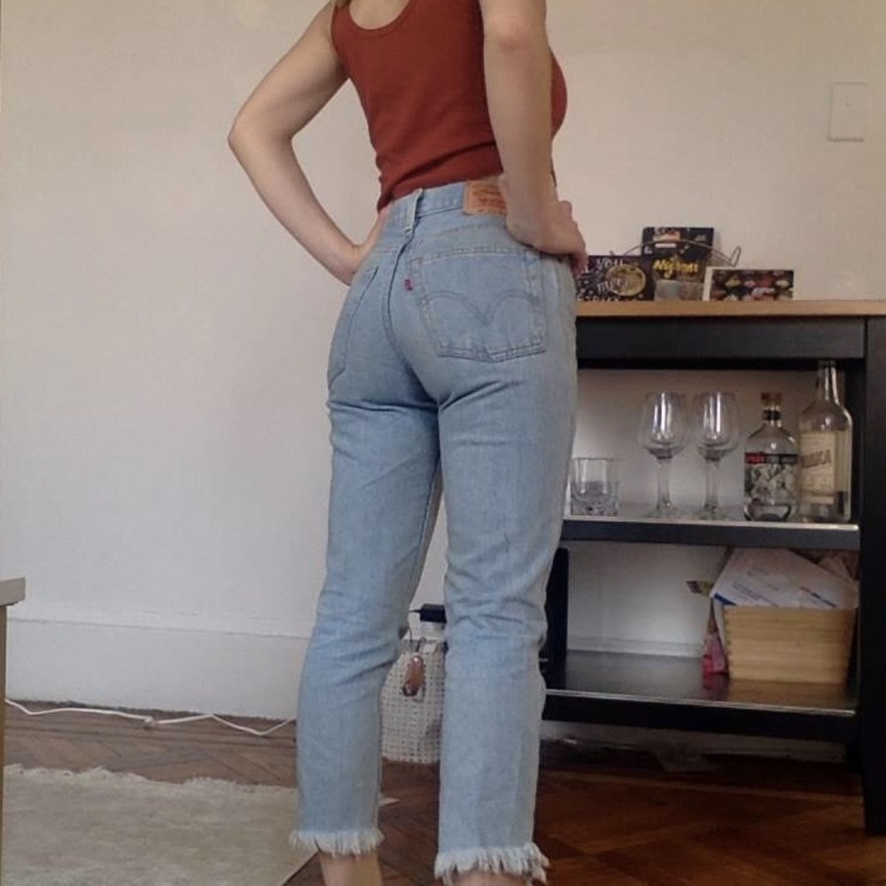 CROPPED VINTAGE LEVI’S